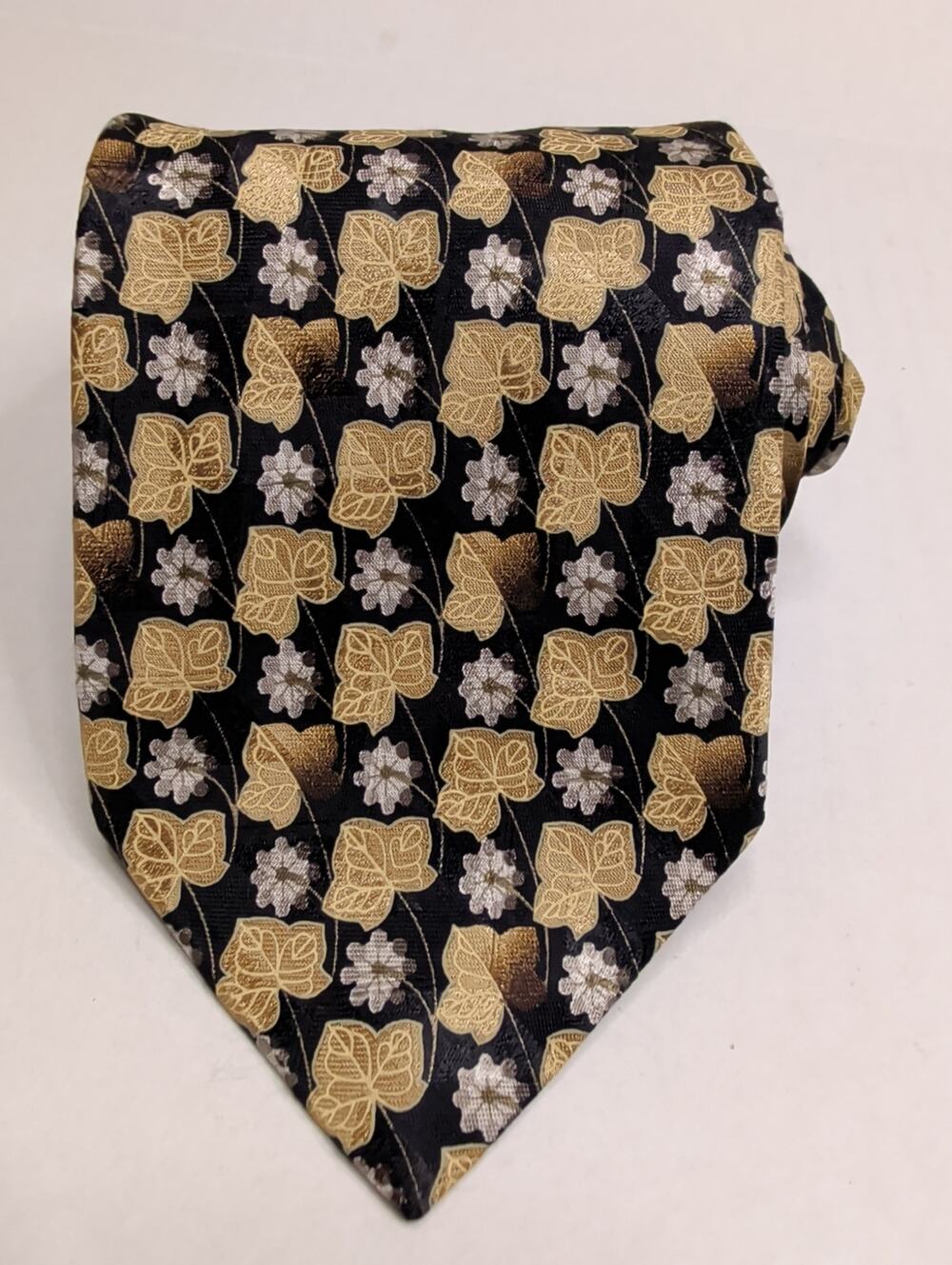 Ermenegildo Zenga Diseong Esclusivo Silk Tie 21B Black Gold Ivy Leaf Flora Italy